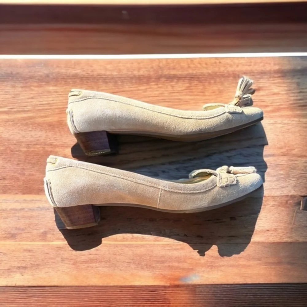 Talbots Suede Kiltie Tassel Loafer Pumps Tan Beige Size 5.5B